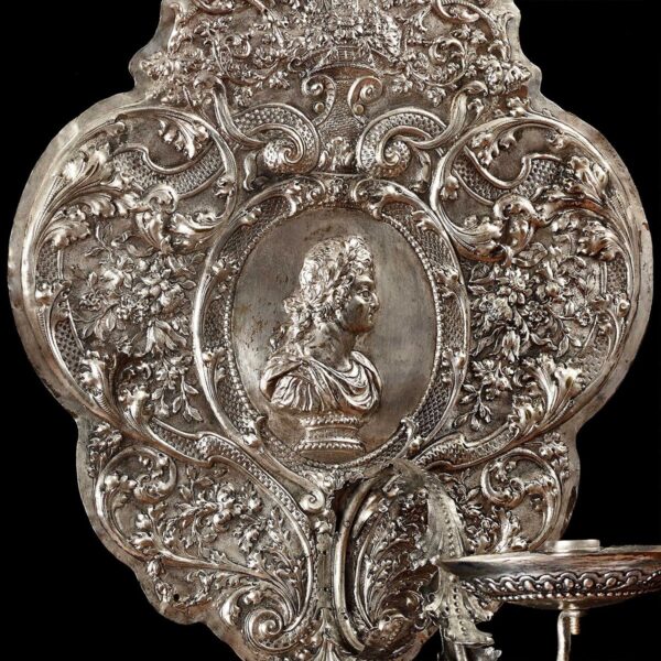 Pair of wall lights in embossed metal - Image 2