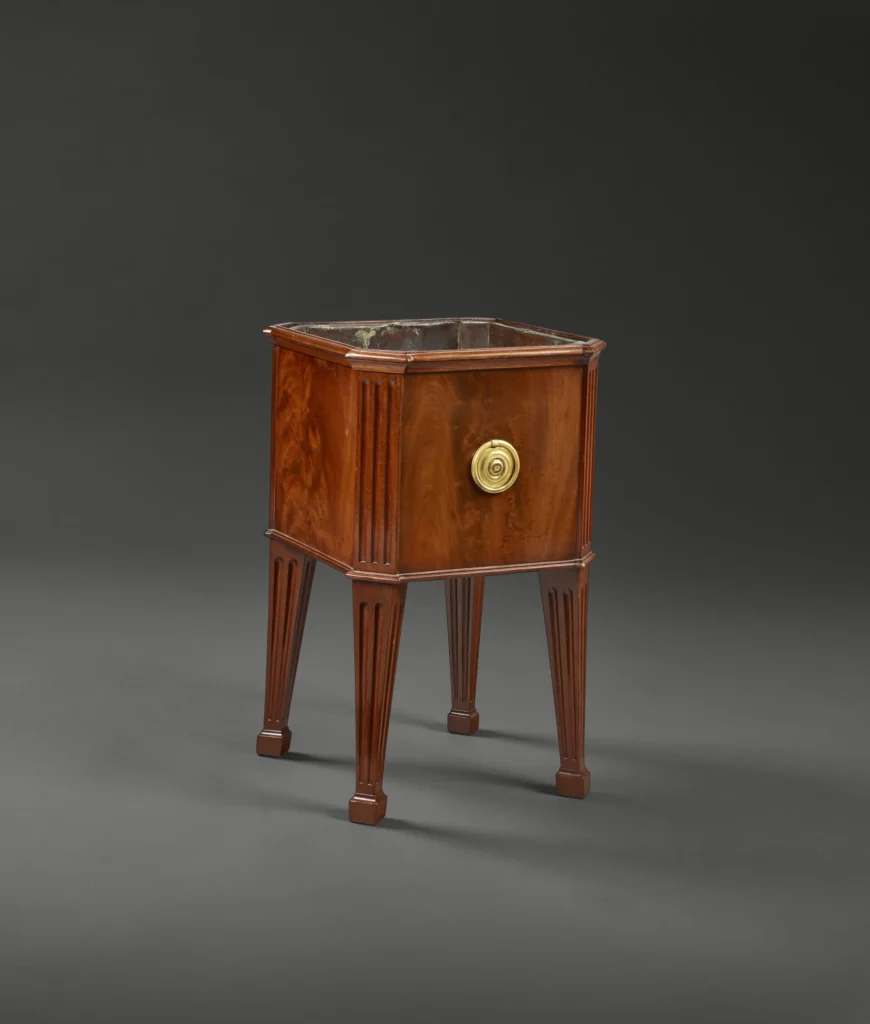 Mahogany burl planter