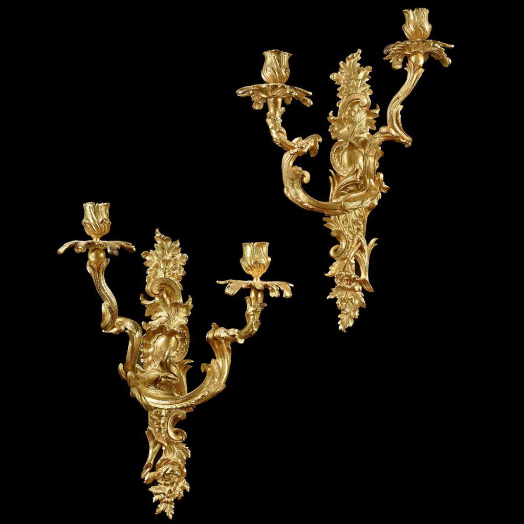 Paire d’appliques à décor de feuillages