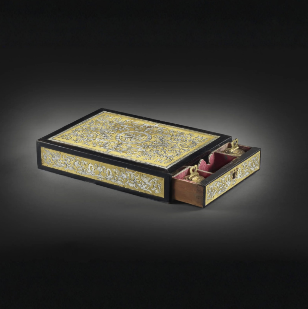 Coffret formant nécéssaire à écrire